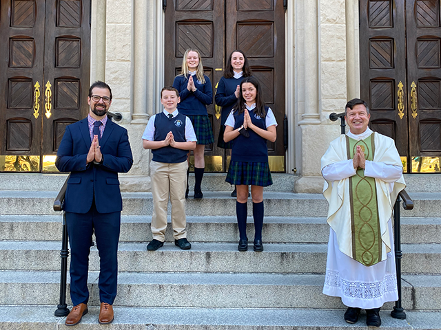 Basilica of Saint Mary Student Council and Fr Hathaway and Principal Dan Cinalli 2021 - 640x480